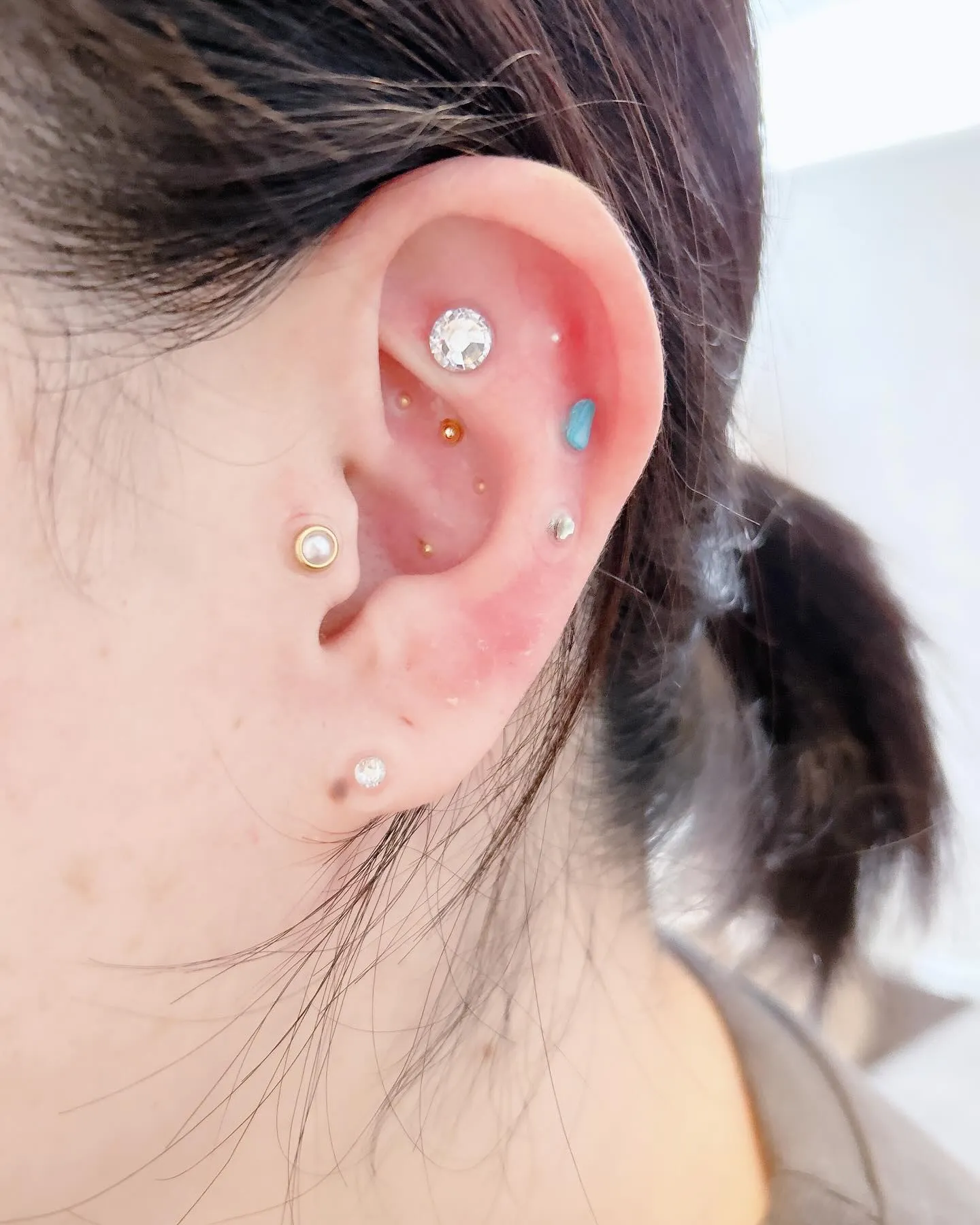 ヘッドマッサージ20分+耳つぼ12個+追加9個♪